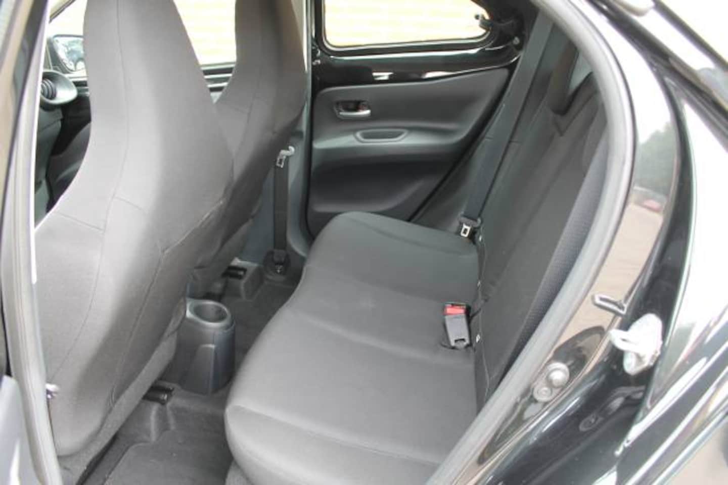Toyota Aygo X - 1.0 VVT-i MT play 1.0 VVT-i MT 72pk Play