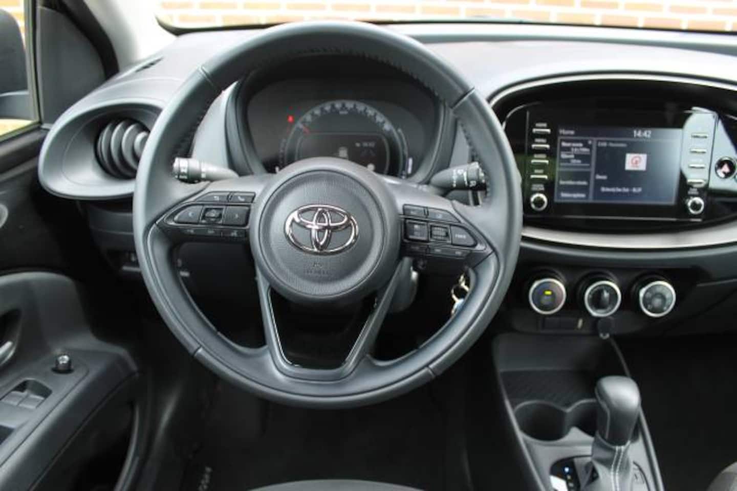 Toyota Aygo X - 1.0 VVT-i MT play 1.0 VVT-i MT 72pk Play