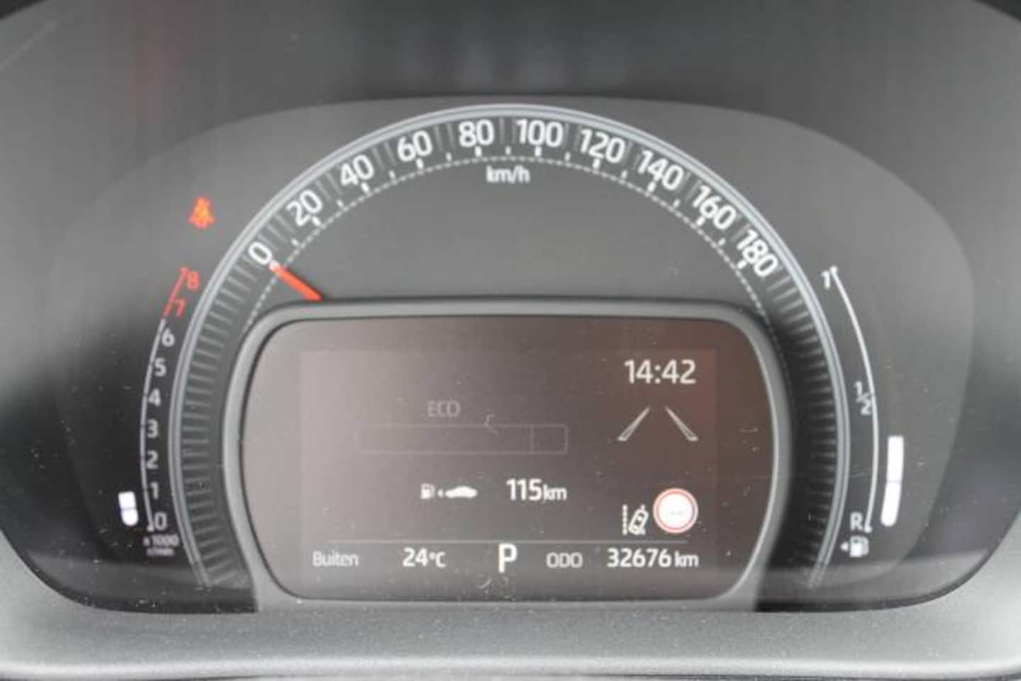 Toyota Aygo X - 1.0 VVT-i MT play 1.0 VVT-i MT 72pk Play