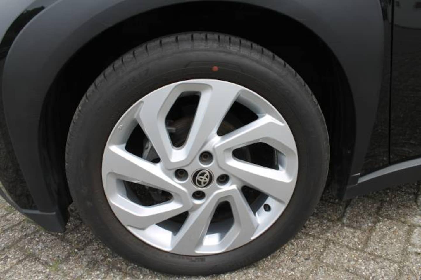 Toyota Aygo X - 1.0 VVT-i MT play 1.0 VVT-i MT 72pk Play