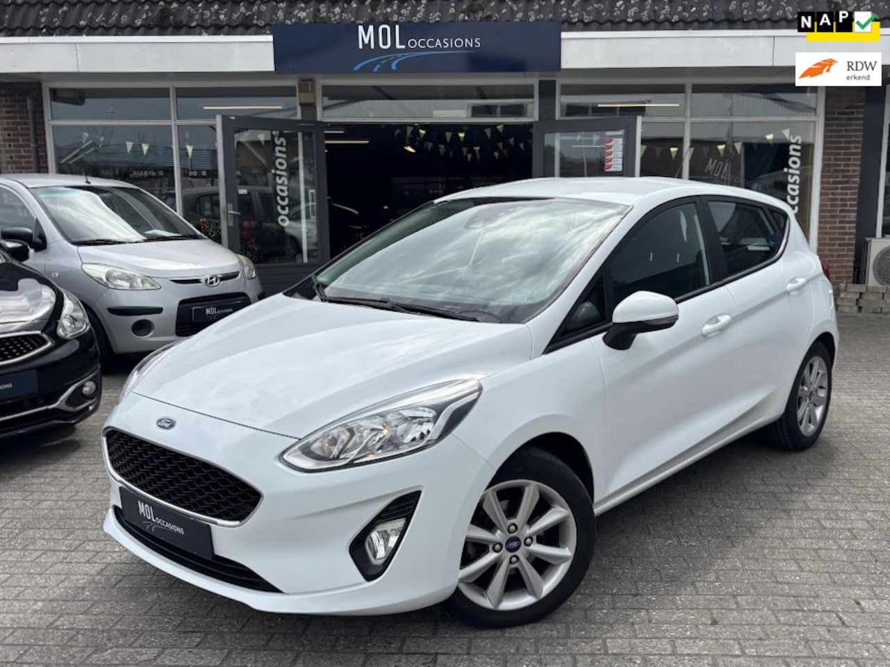 Ford Fiesta - 1.1 Trend | Carplay | Bluetooth | PDC sensoren | Nw versnellingsbak - AutoWereld.nl