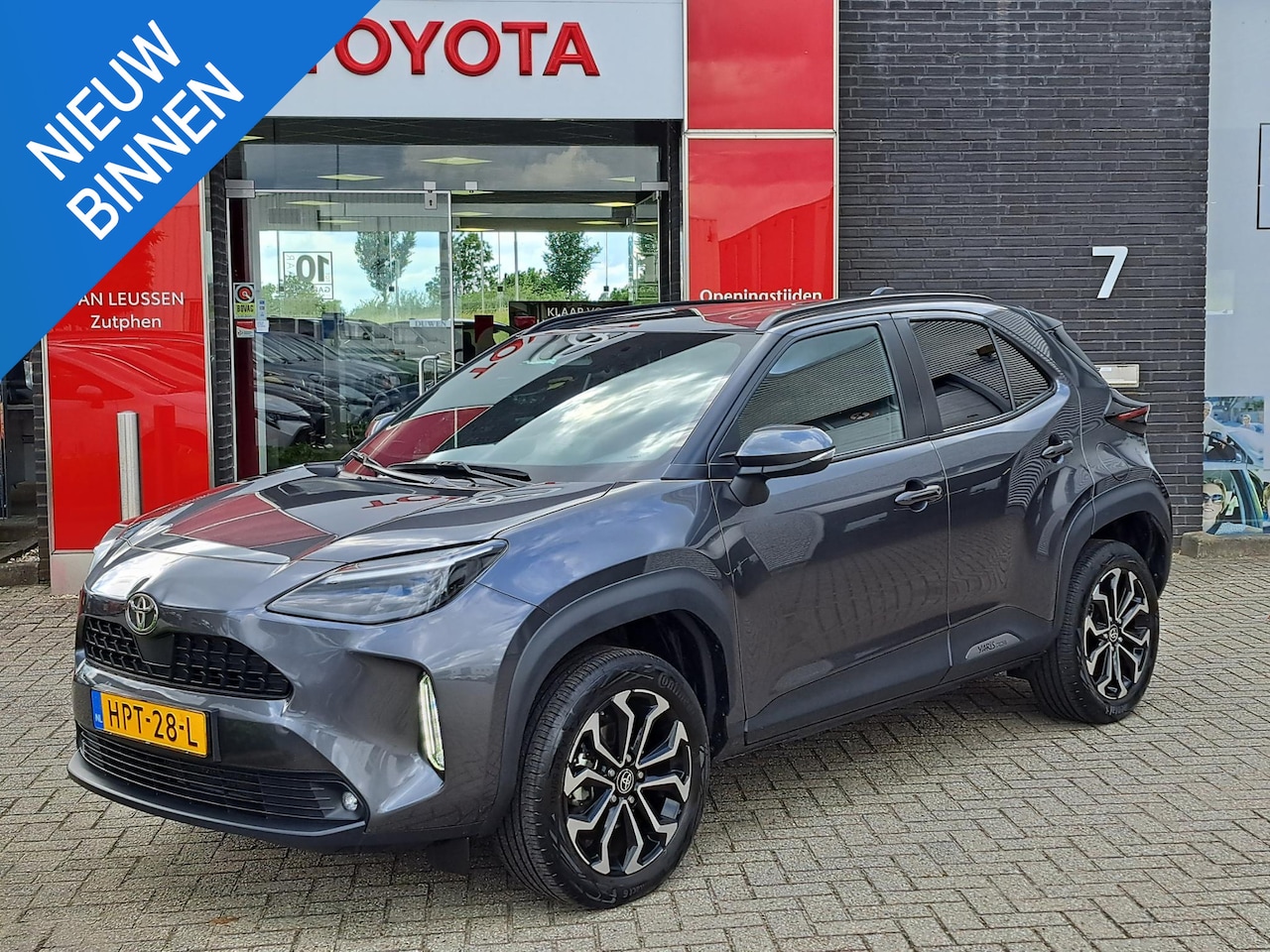 Toyota Yaris Cross - 1.5 Hybrid 115 First Edition APAPTIVE CRUISE APPLE/ANDROID CLIMA LM VELGEN - AutoWereld.nl
