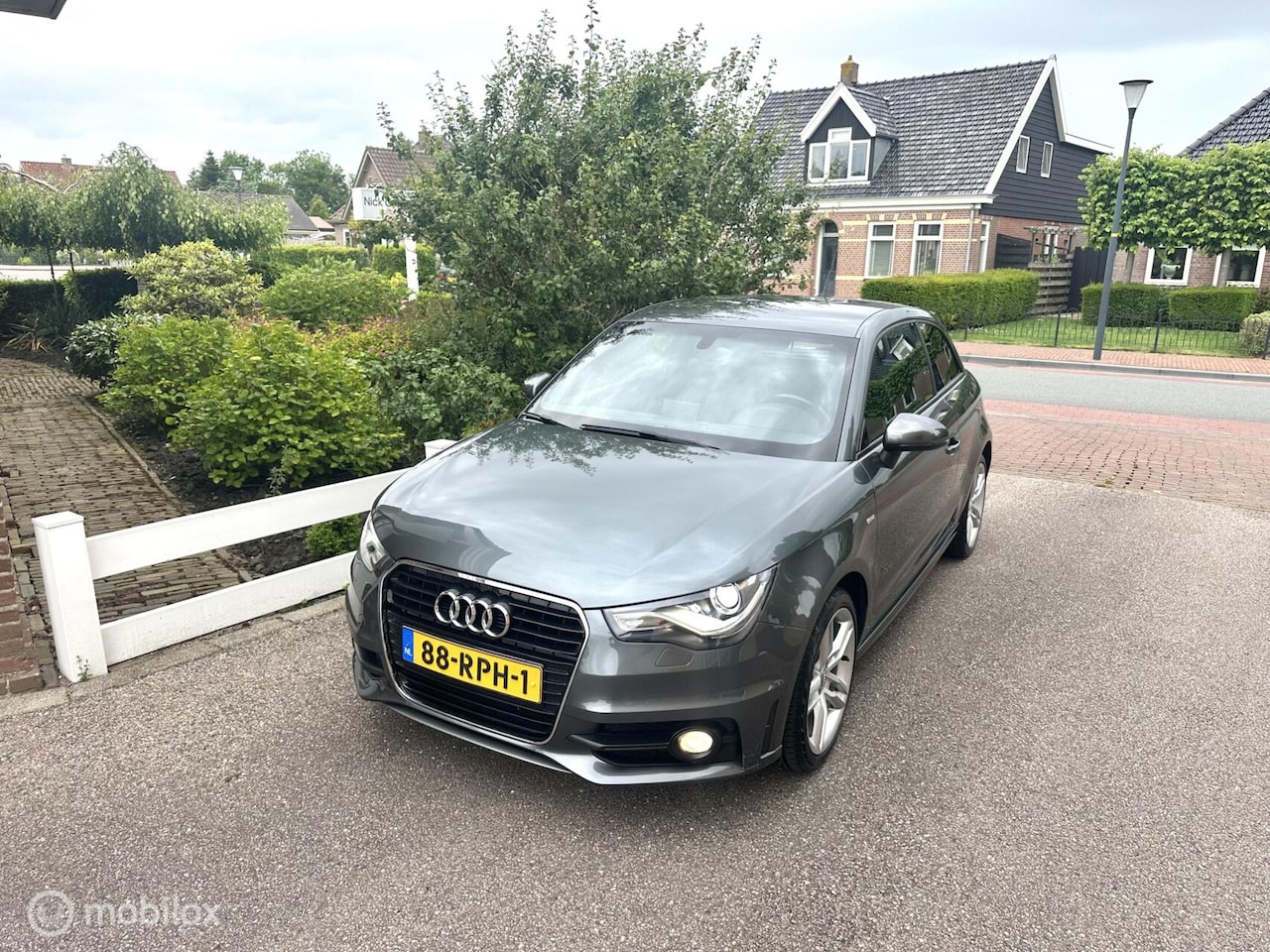 Audi A1 - 1.2 TFSI S-LINE edition XENON VERLICHTING BLUETOOTH NAVIGATIE GOED ONDERHOUDEN!! - AutoWereld.nl