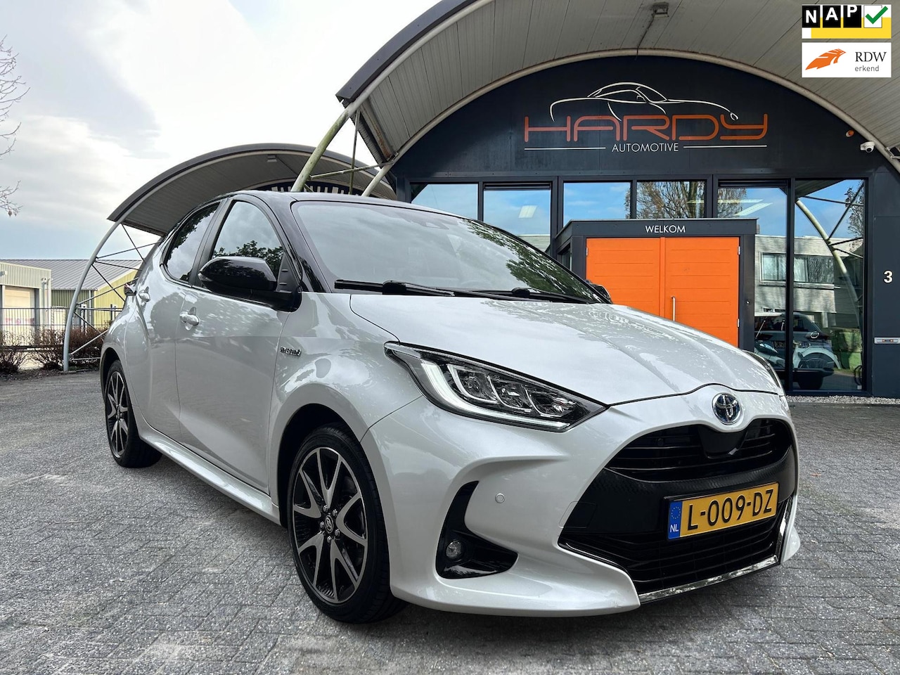 Toyota Yaris - 1.5 Hybrid EXECUTIVE PANORAMA JBL HEADUP RIJKLAARPRIJS - AutoWereld.nl