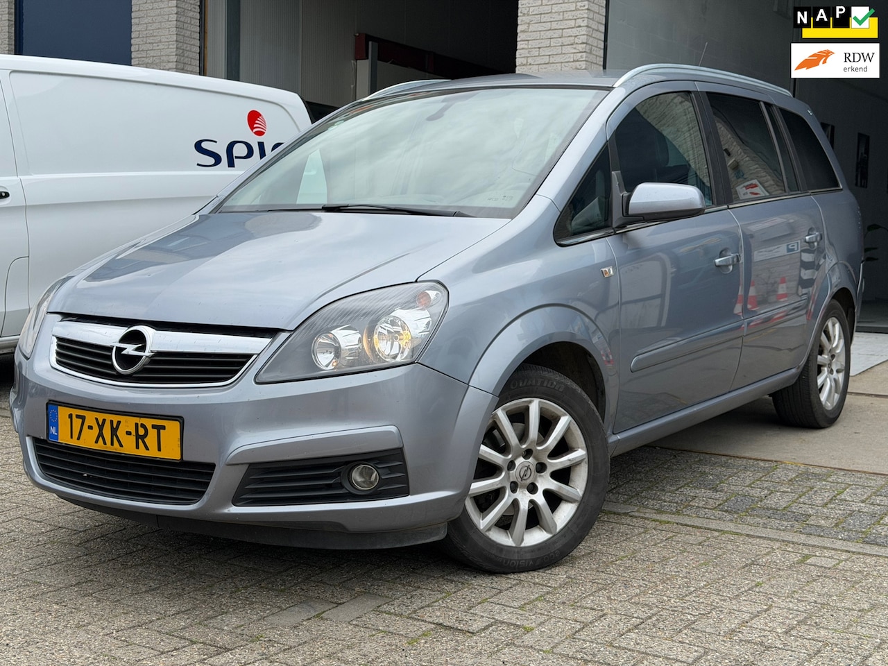 Opel Zafira - 1.8 Executive/ 7 persoon/ nap/ 2e EIG/ dealeronderhouden/ 1jaar apk/ - AutoWereld.nl