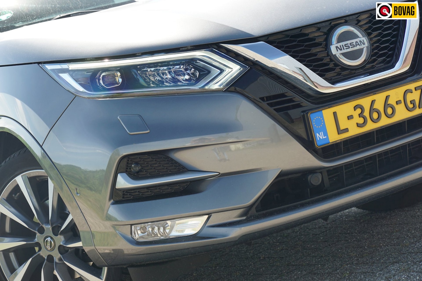 Nissan Qashqai - 1.3 DIG-T Tekna + DCT Dynamic Pack - Grey Metallic - - AutoWereld.nl