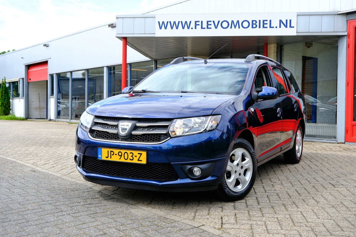 Dacia Logan MCV - 0.9 TCe Lauréate Airco|1e Eigenaar|Cruise|LMV|Trekhaak - AutoWereld.nl