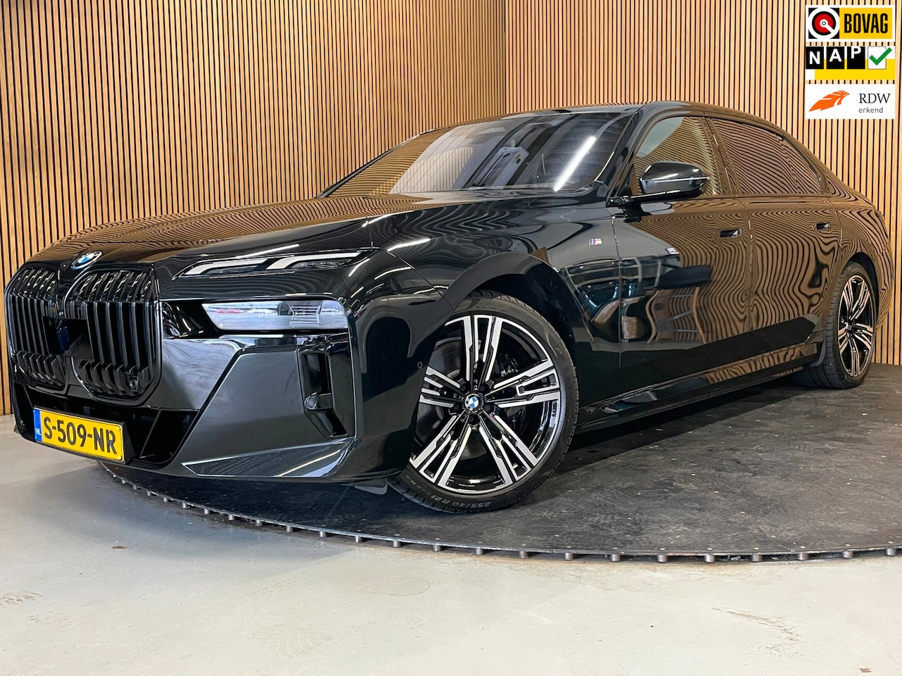 BMW i7 - XDrive60 106 kWh|M-SPORT|96% SOH|BLACK EDITION|FULL OPTION|PANORAMA|STOEL+STUURVERW|360+3D - AutoWereld.nl
