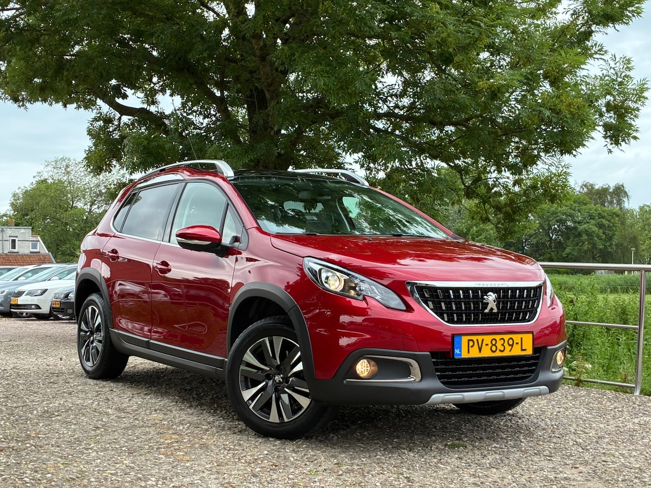 Peugeot 2008 - 1.2 PureTech Allure | NAP | Nieuwstaat | nu €9.975,-!! - AutoWereld.nl