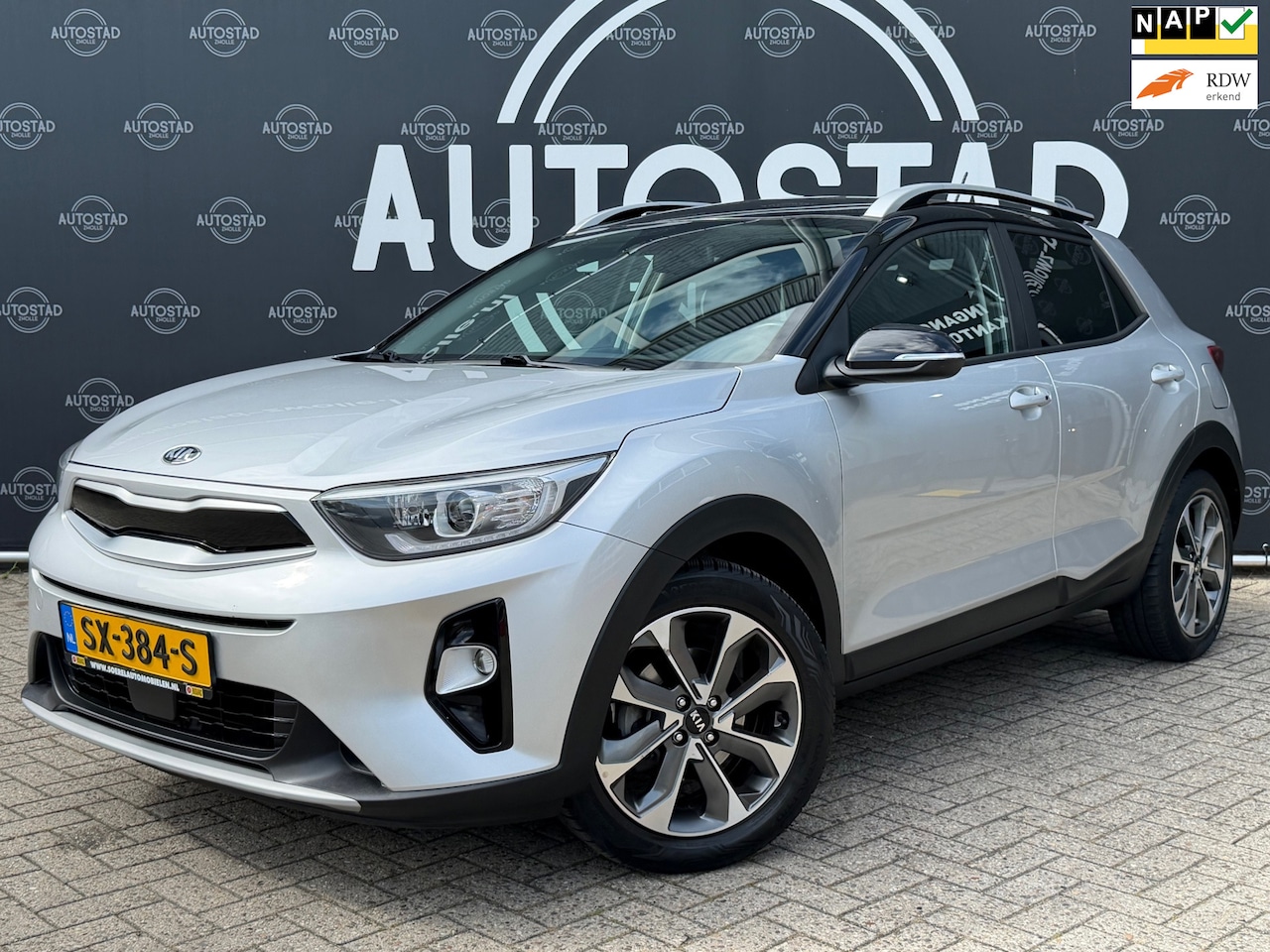Kia Stonic - 1.0 T-GDi NL-Auto / 2e Eigenaar / Carplay / Navi / Airco / APK - AutoWereld.nl
