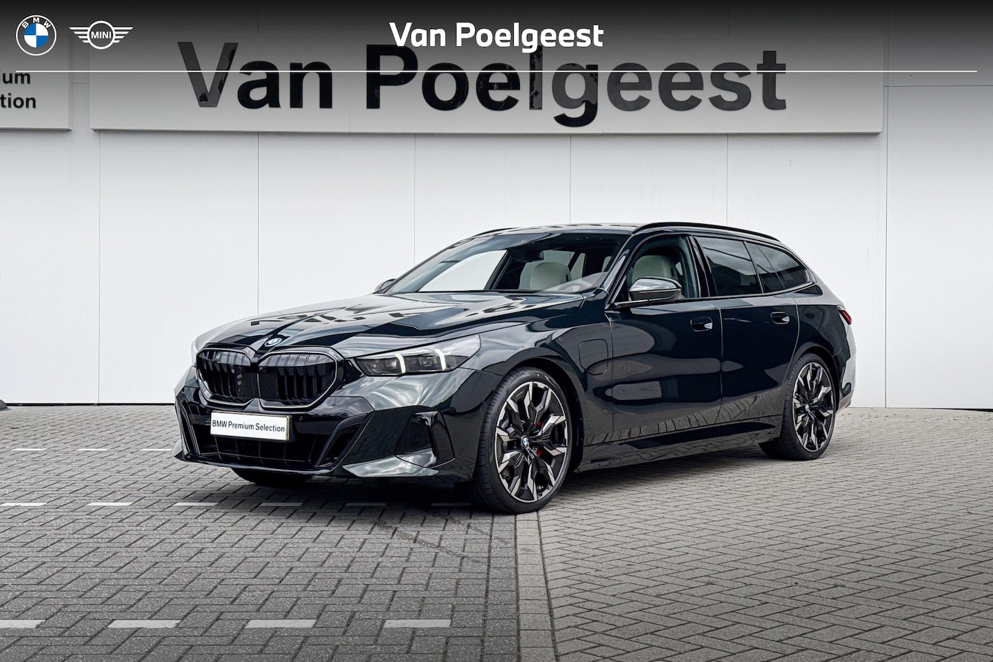 BMW 5-serie Touring - 530e xDrive M Sport | Trekhaak | Innovation Pack - AutoWereld.nl