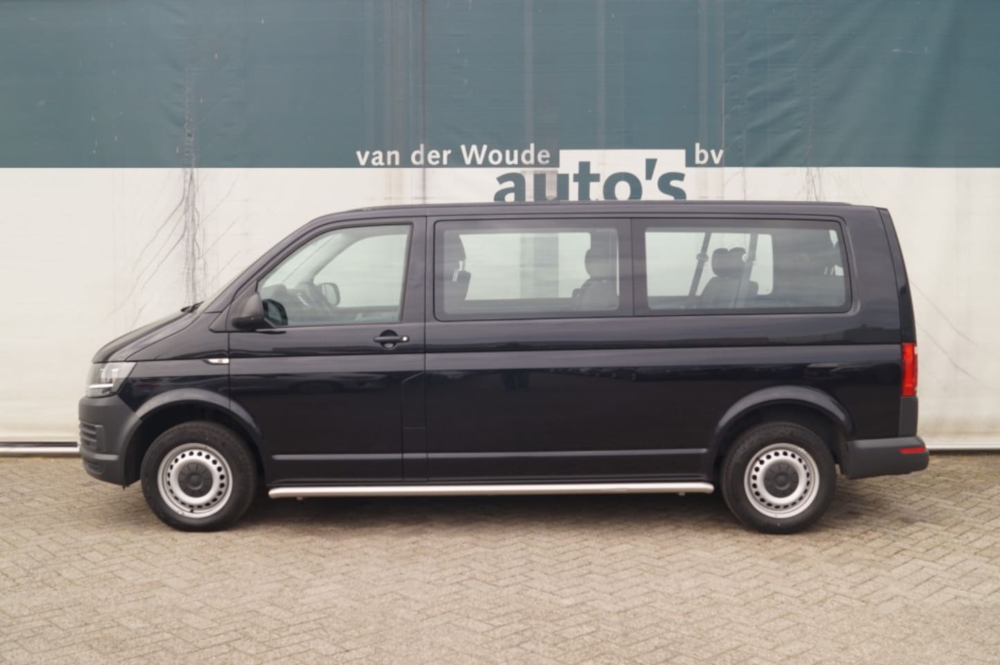 Volkswagen Transporter Kombi - 2.0 TDI L2-H1 9-persoons -AIRCO- - AutoWereld.nl