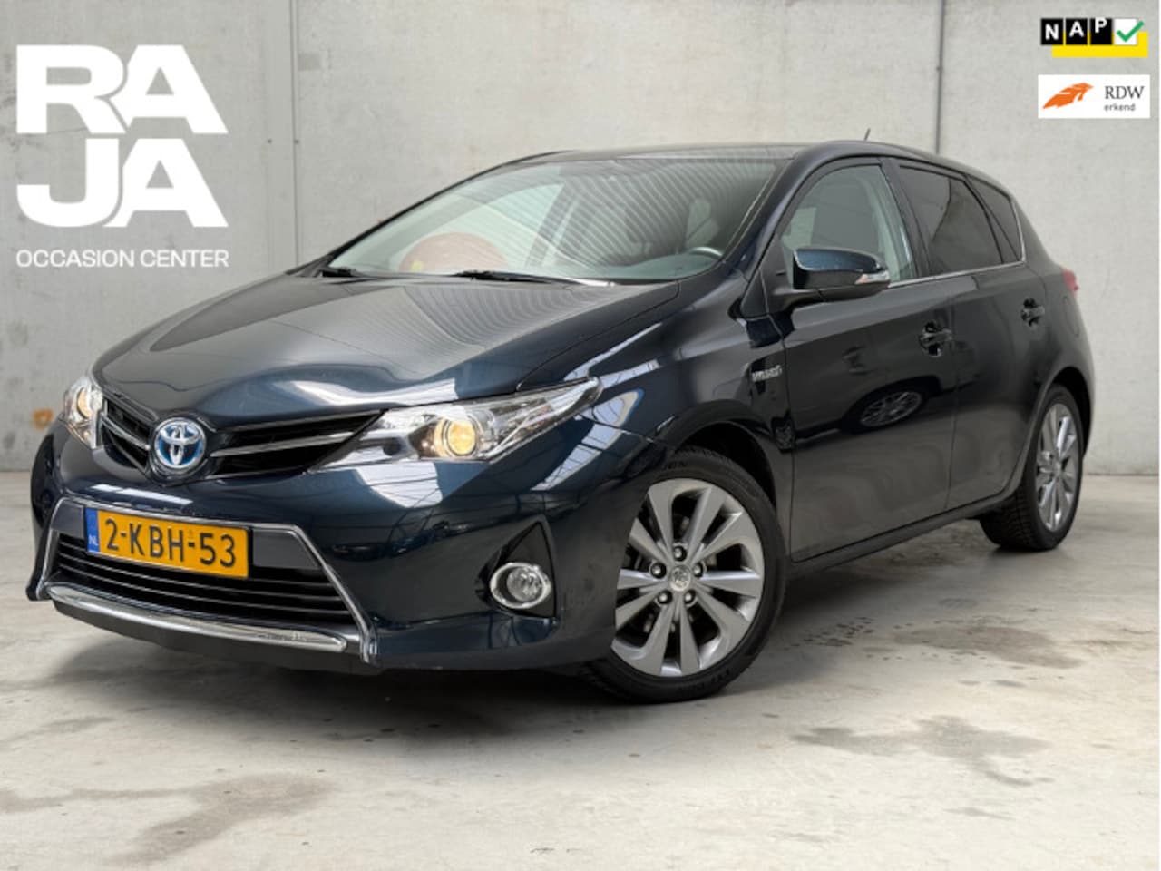 Toyota Auris - 1.8 Hybrid Lease NAP Pano Cruise Clima Navi - AutoWereld.nl