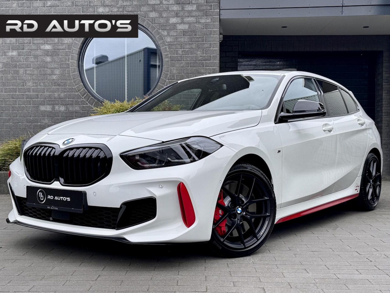 BMW 1-serie - 128ti High Executive M Sport Pano Camera Shadow line - AutoWereld.nl