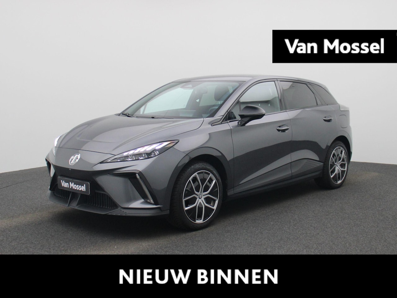 MG MG4 - 64 kWh Luxury | Navi | Camera | Led Koplampen | Apple Carplay | Keyless Entry & Go | - AutoWereld.nl