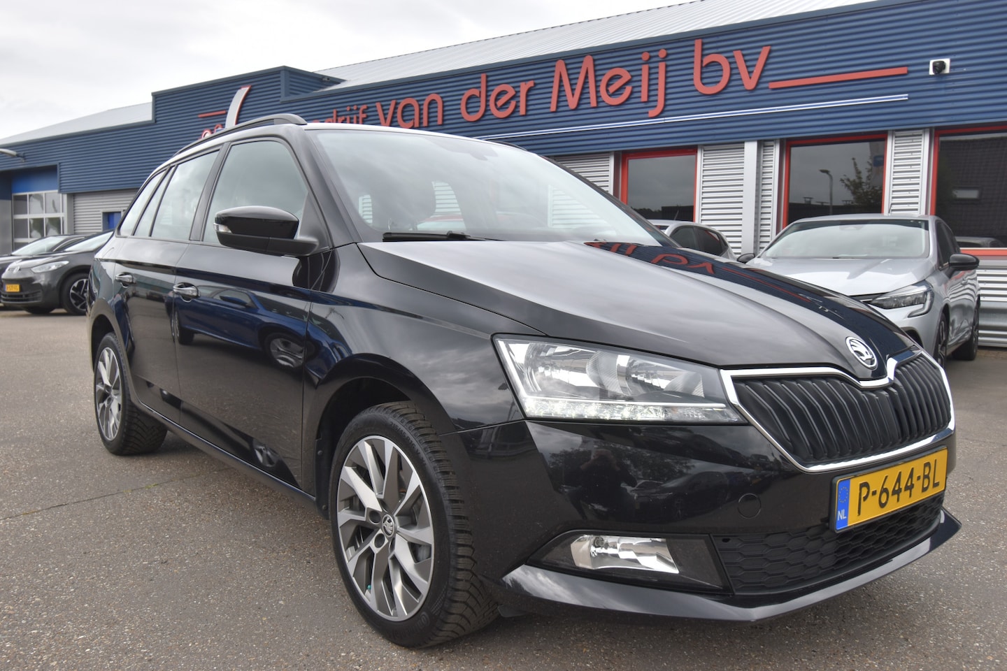 Skoda Fabia Combi - 1.0 TSI Business Edition 1.0 TSI Business Edition , TREKHAAK , CR CONTR , NAVI , PDC A , BL TOOTH , - AutoWereld.nl
