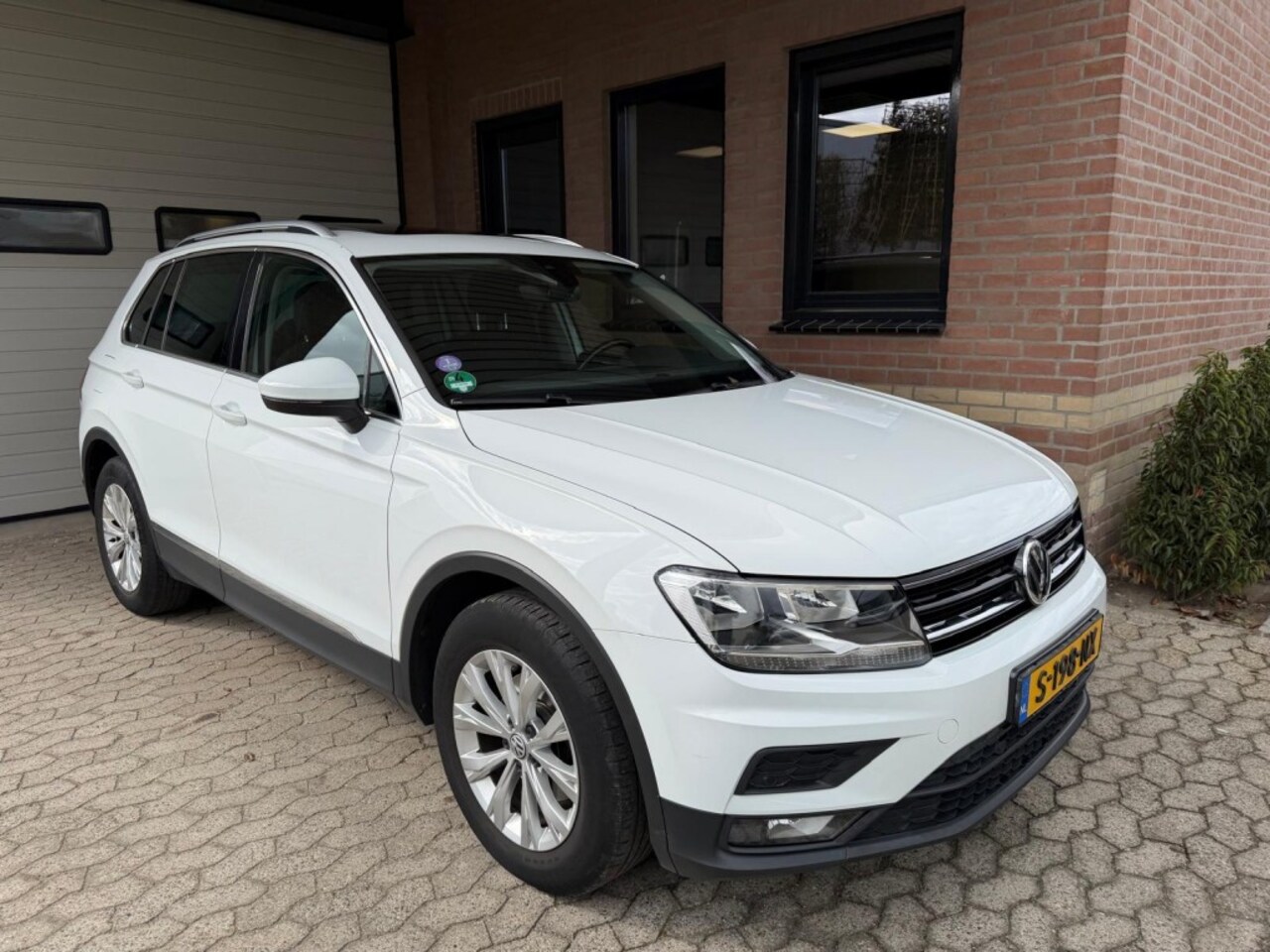 Volkswagen Tiguan - Comfortline 1.5TSI 150pk Carplay alcantara - AutoWereld.nl