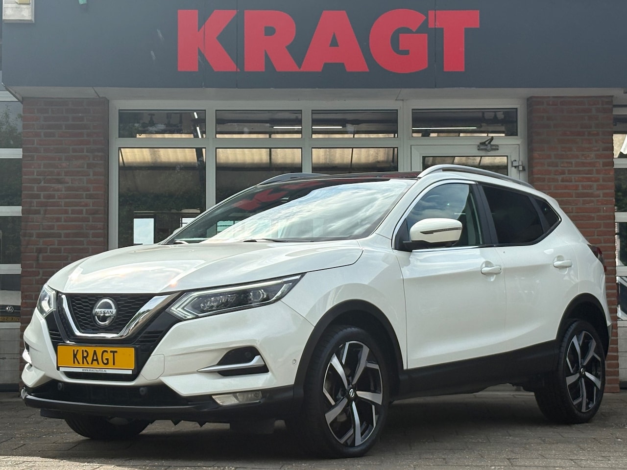 Nissan Qashqai - Tekna 1.3 DIG-T 160 pk - AUTOMAAT - LED - 19" - Adapt. Cruise control - AutoWereld.nl