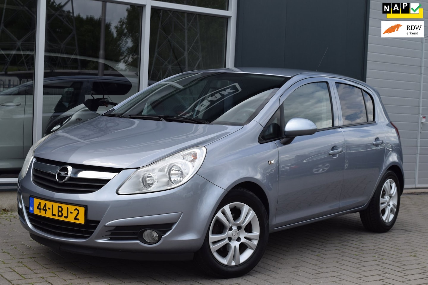 Opel Corsa - 1.4-16V Enjoy | Airco | Cruise | APK 6-2027 - AutoWereld.nl