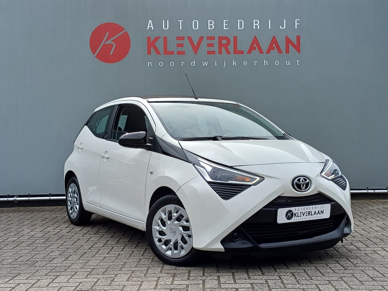 Toyota Aygo - 1.0 VVT-i x-play CABRIO | CAMERA | AIRCO | ANDROID AUTO/ APPLE CARPLAY | Wij bieden ook fi - AutoWereld.nl