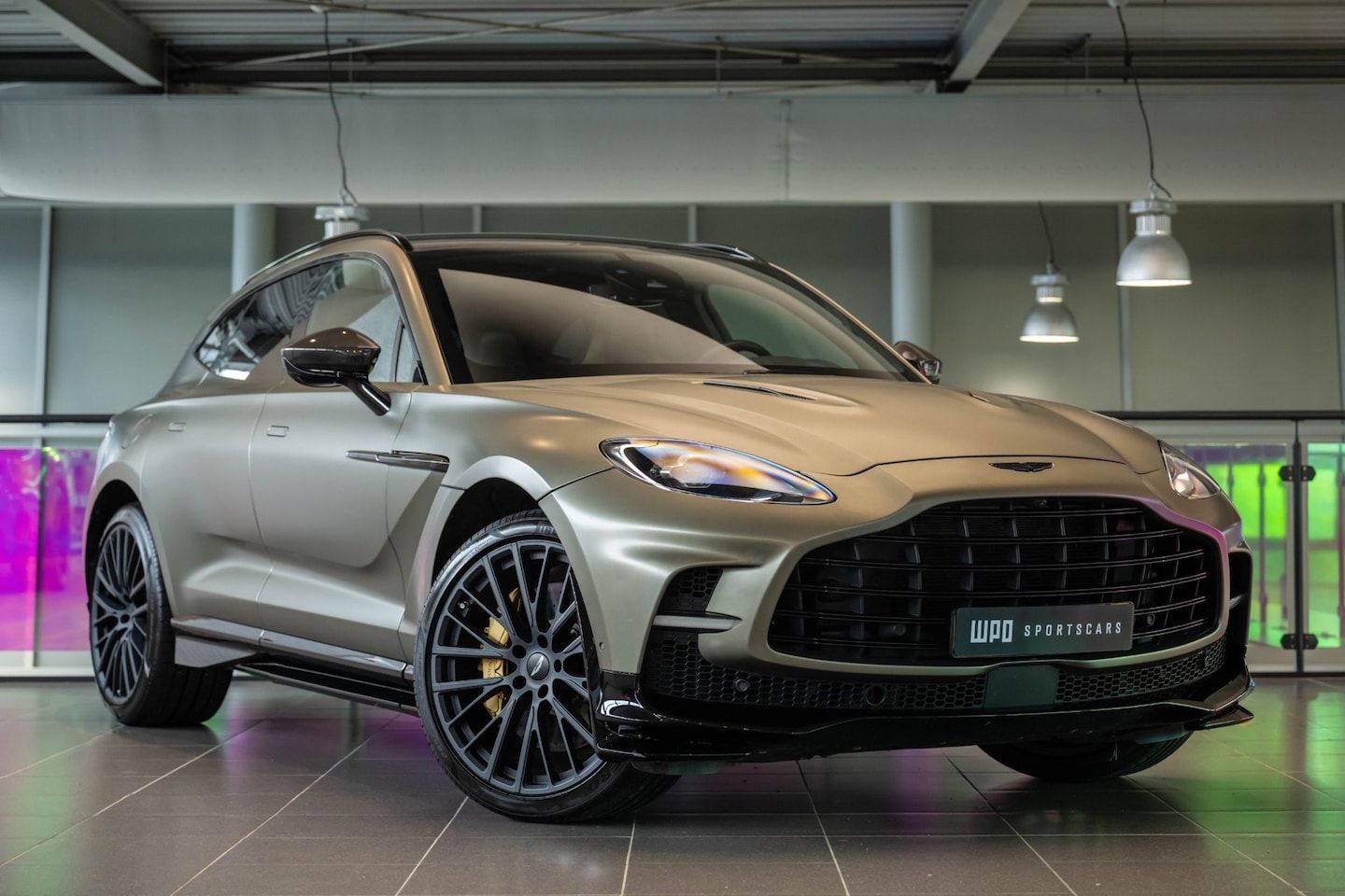 Aston Martin DBX - 4.0 V8 707 4.0 V8 707 - AutoWereld.nl