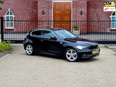 BMW 1-serie - 116i Business Line / Airco / Navi / Camera / Bluethoot / Apk
