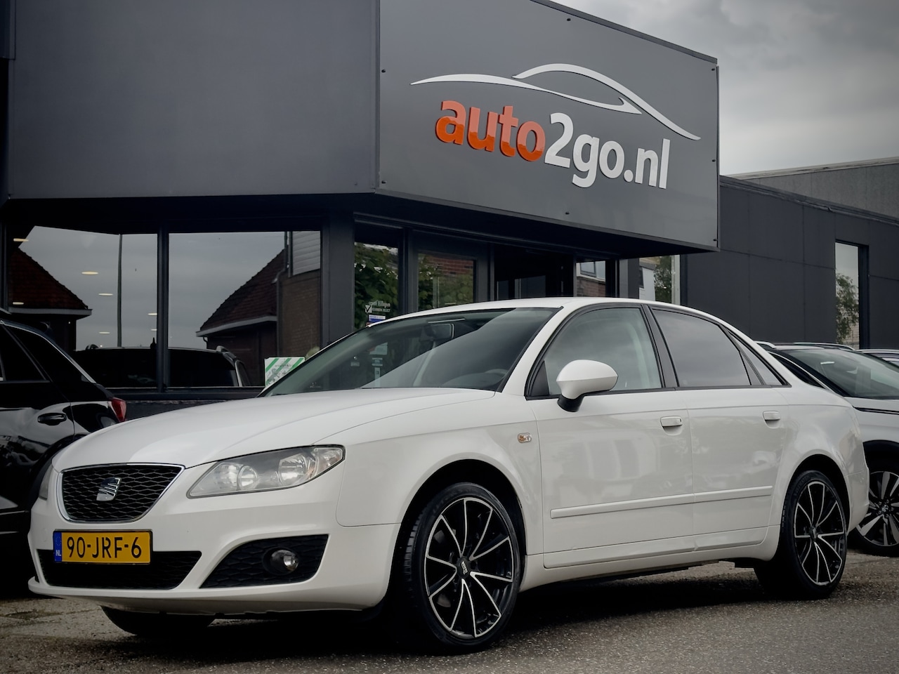 SEAT Exeo - 1.6 REFERENCE 4DRS 151D.KM NAVI AIRCO APPLE-CARPLAY LED LMV - AutoWereld.nl