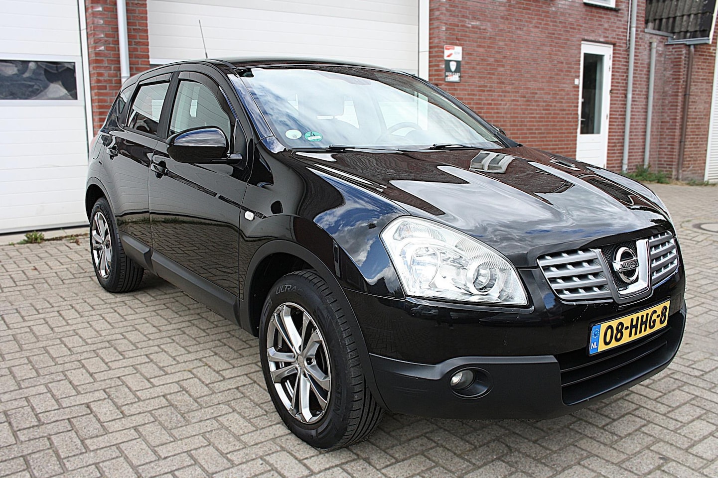 Nissan Qashqai - 1.6 Acenta - Nap - Airco - trekhaak - cruis control - LM Velgen - AutoWereld.nl