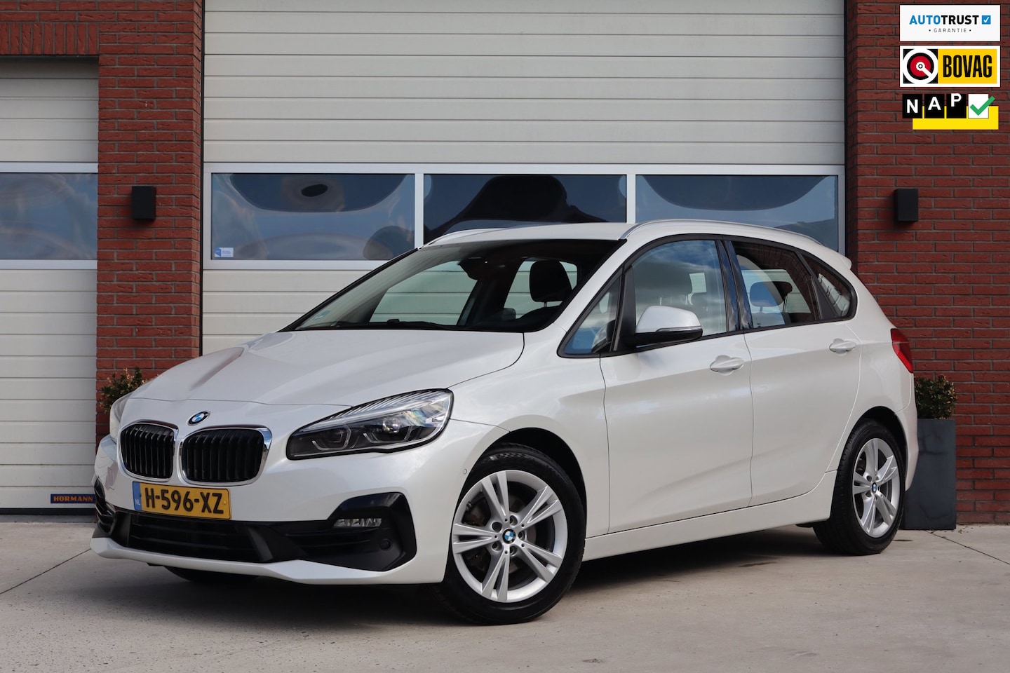 BMW 2-serie Active Tourer - 218i Executive Edition - Lederen bekleding - Sportstoelen - Trekhaak - Head up display - N - AutoWereld.nl
