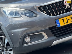 Peugeot 2008 - 1.2 PureTech Allure 110pk Automaat - Gris Platinium - Panorama/Cruise/Clima