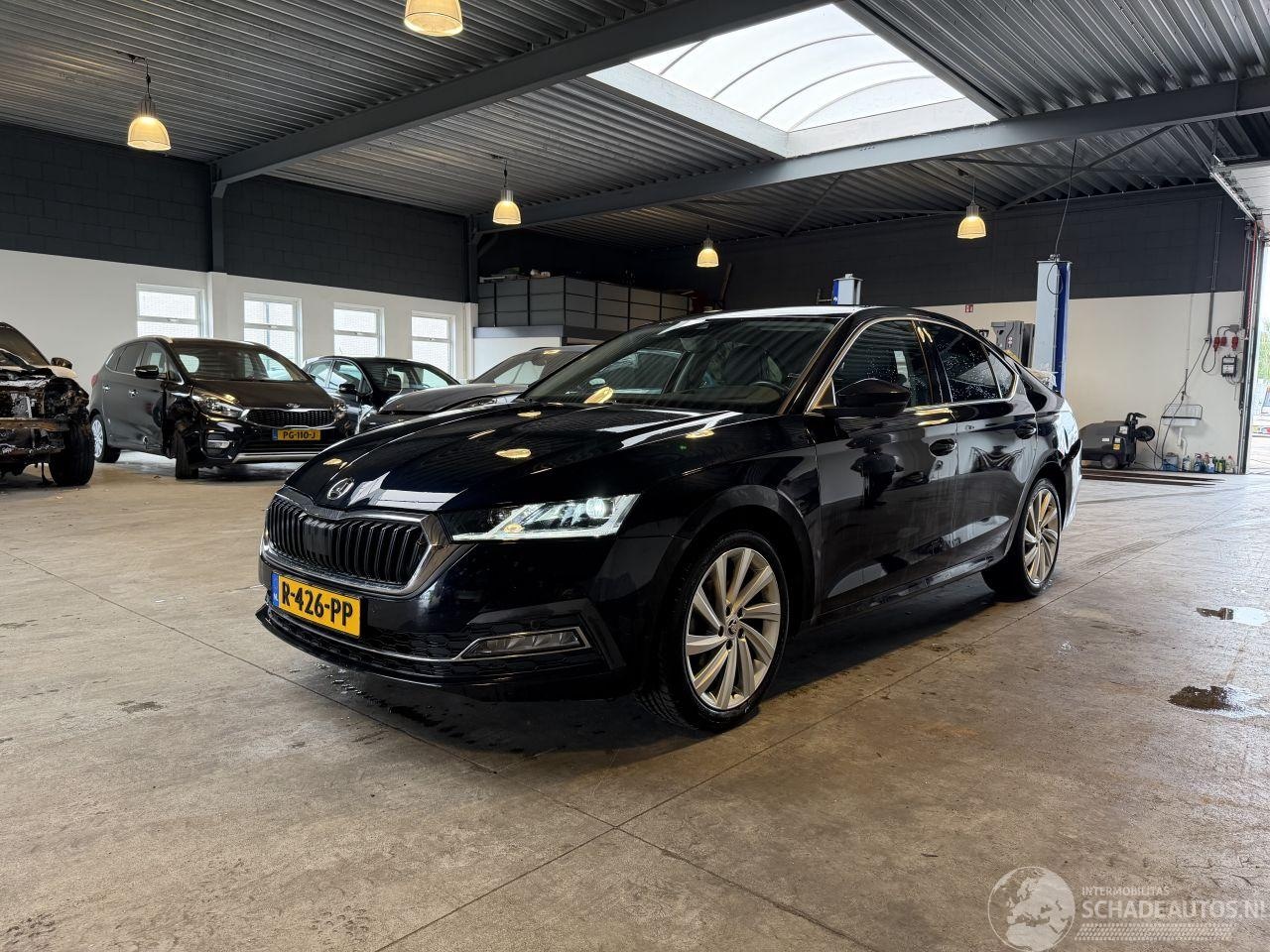 Skoda Octavia - 1.5 TSI First Edition 1.5 TSI First Edition - AutoWereld.nl