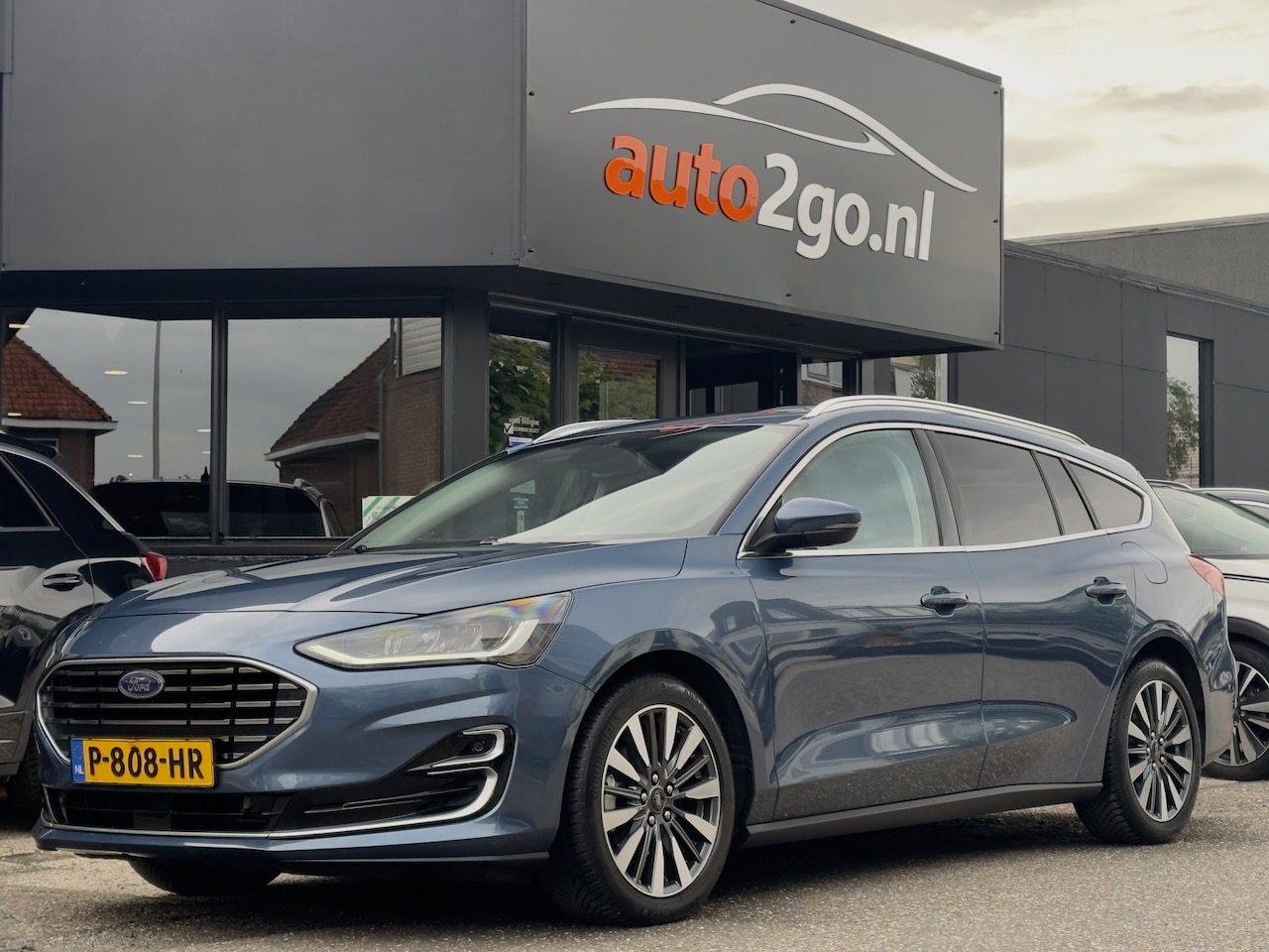 Ford Focus Wagon - 1.0 AUT7 ECOBOOST HYBRID TITANIUM VIGNALE LEDER NAVI CAMERA DIGI-DASH APPLE-CARPLAY LED LM - AutoWereld.nl