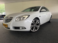 Opel Insignia - 2.8 T V6 Cosmo 4x4 | Bi Xenon | LMV 20” | Half Leder | Cruise | PDC |