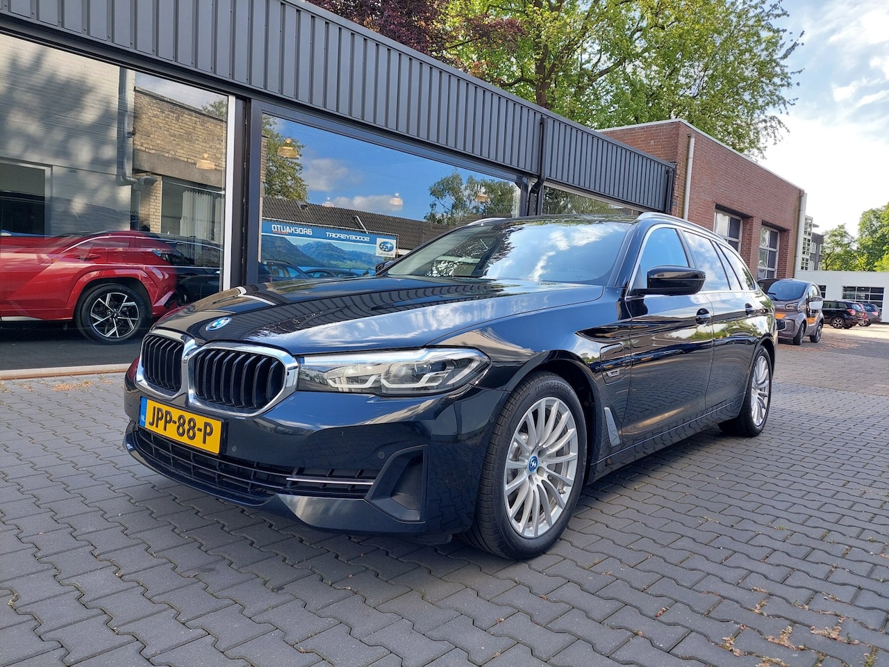 BMW 5-serie Touring - 520e Business Edition Plus Navi Leer Achteruitrijcamera Electrische verstelbare stoel 18 i - AutoWereld.nl