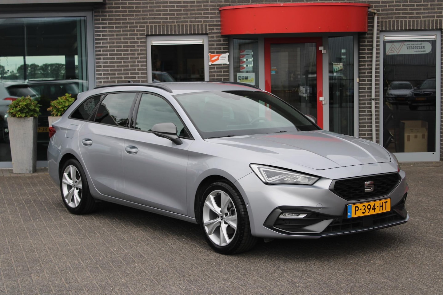 SEAT Leon Sportstourer - 1.5 TSI FR Business Intense Adaptive/Sfeer/Led - AutoWereld.nl