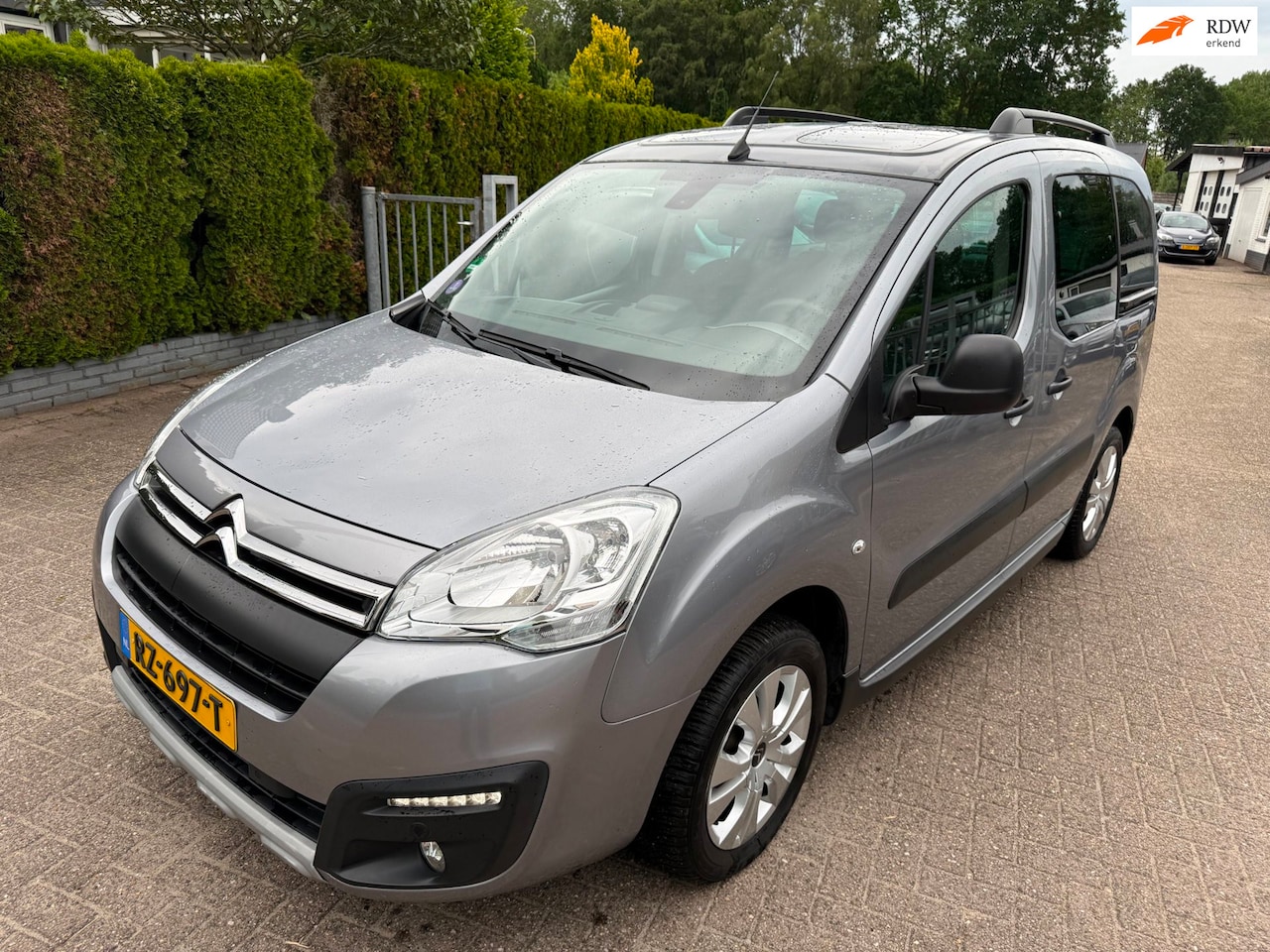 Citroën Berlingo - 1.2 5-DRS XTR MULTISPACE ECC CRUISE NAVI PANO CAMERA TREKHAAK NAP - AutoWereld.nl