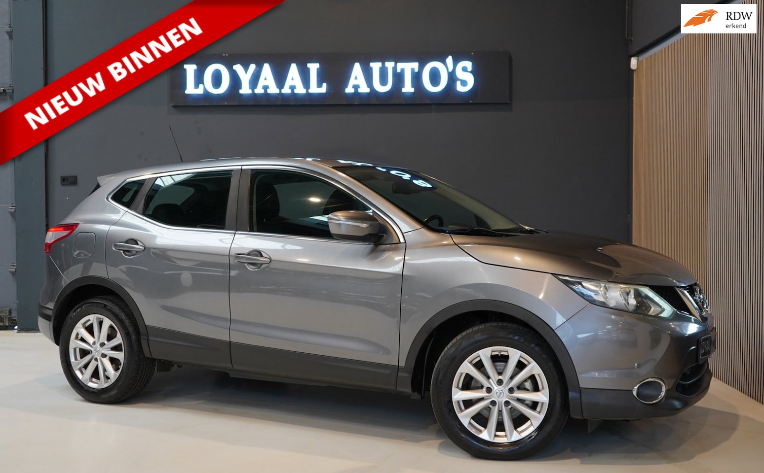 Nissan Qashqai - 1.2 Acenta | NAVI | AIRCO | CRUISE | TREKHAAK | PDC | APK. - AutoWereld.nl