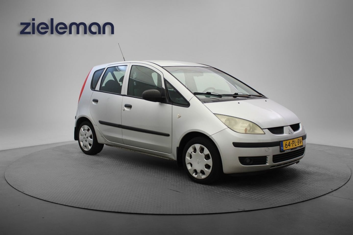 Mitsubishi Colt - 1.5 Invite - Airco, Apk tot 04-2027 - AutoWereld.nl