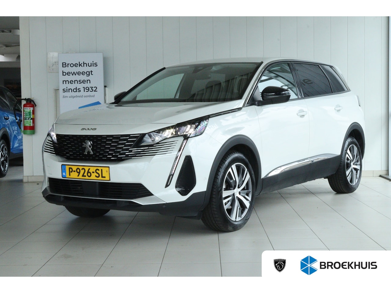 Peugeot 5008 - 1.2 Turbo Allure | 7-Persoons | Adapt. Cruise | Trekhaak | Navigatie | Camera | Climate Co - AutoWereld.nl