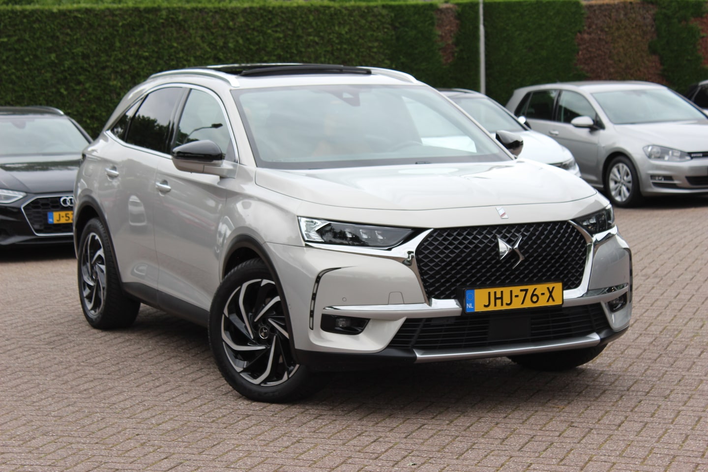 DS 7 Crossback - E-Tense 4x4 Performance Line+ / Trekhaak / Panoramadak / Bruin Leder / Keyless / 19'' / St - AutoWereld.nl