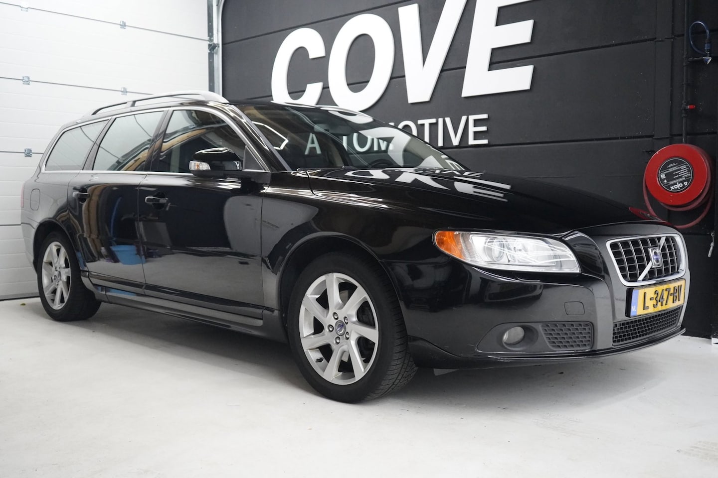 Volvo V70 - 2.5T Kinetic | AIRCO | CRUISE | STOELVERWARMING - AutoWereld.nl