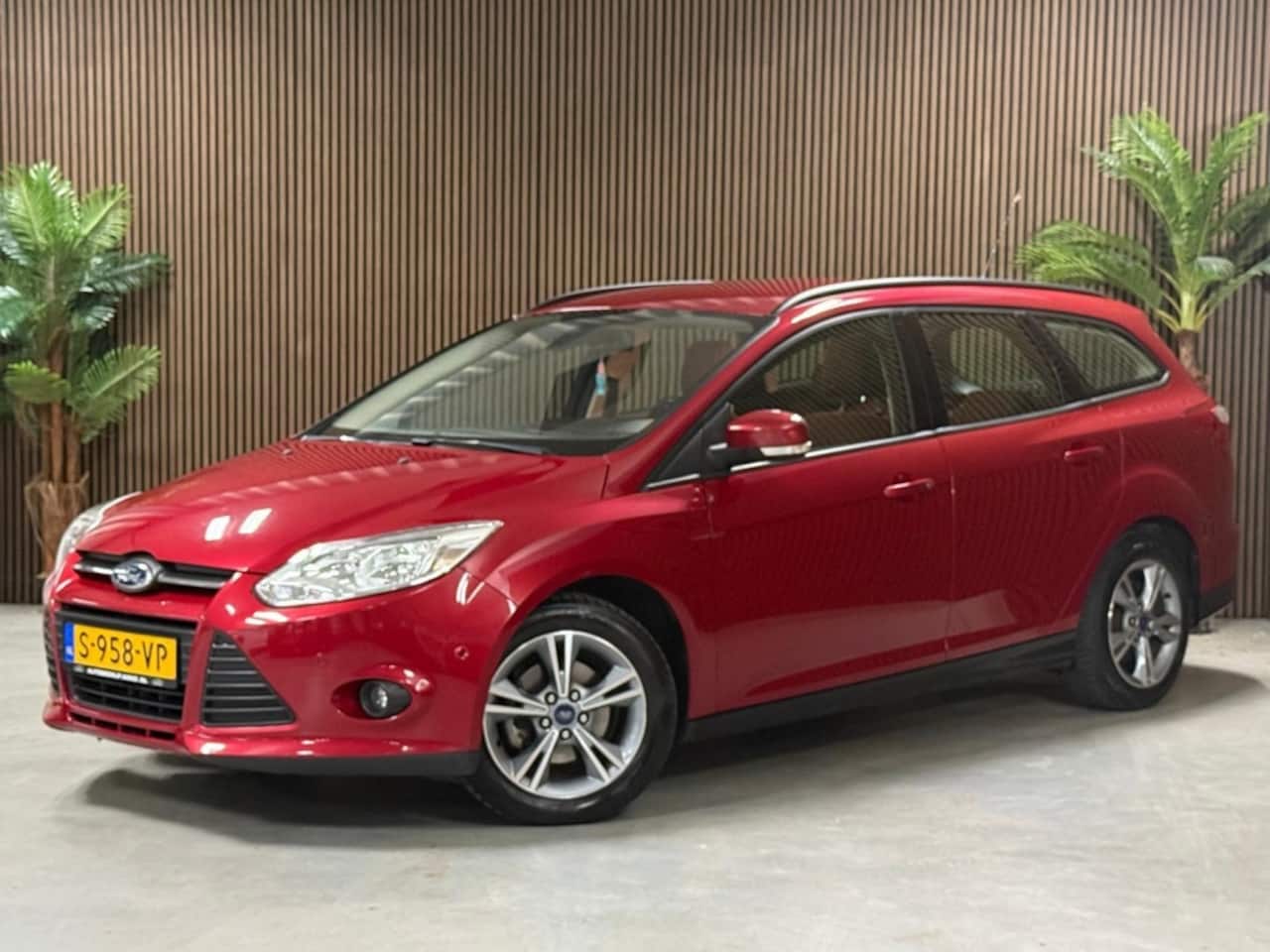 Ford Focus Wagon - 1.0 EcoB. Titanium D.Riem vervangen Garantie - AutoWereld.nl