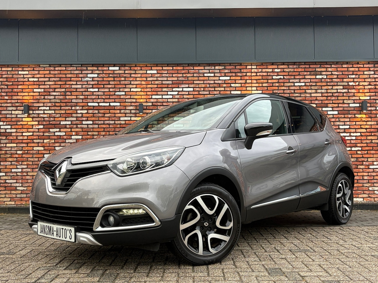 Renault Captur - 1.2 TCe Helly Hansen Automaat Nav/Cruise Pdc Hoogzitter Voll.Onderhouden! - AutoWereld.nl