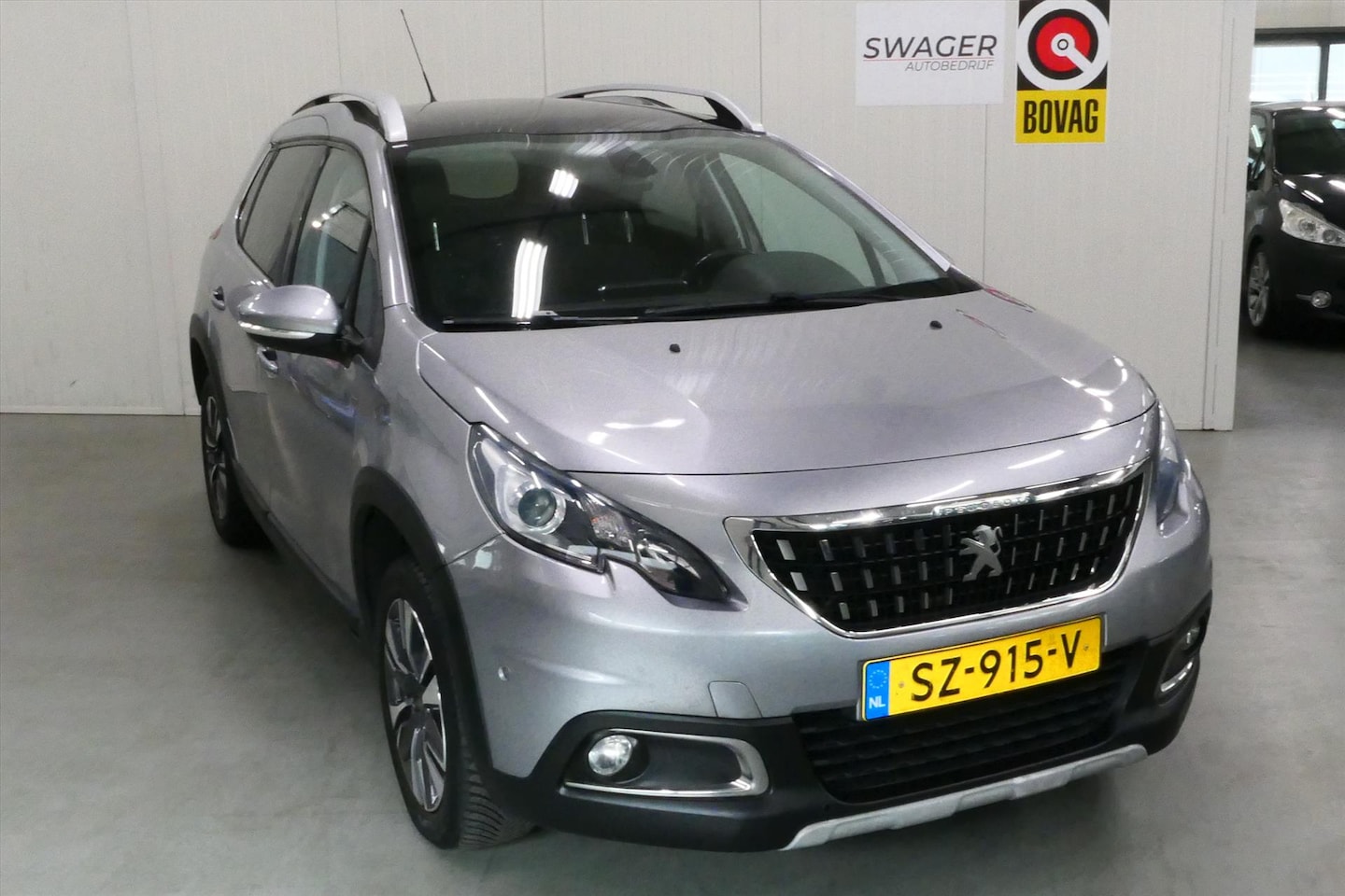 Peugeot 2008 - 1.2 PureTech 110pk Automaat Allure (Trekhaak) - AutoWereld.nl