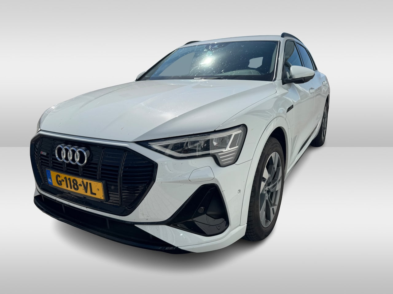 Audi e-tron - e-tron 50 quattro Launch ed. 71 kWh 3x S-Line / Trekhaak / Panoramadak / Camera / 20'' / L - AutoWereld.nl