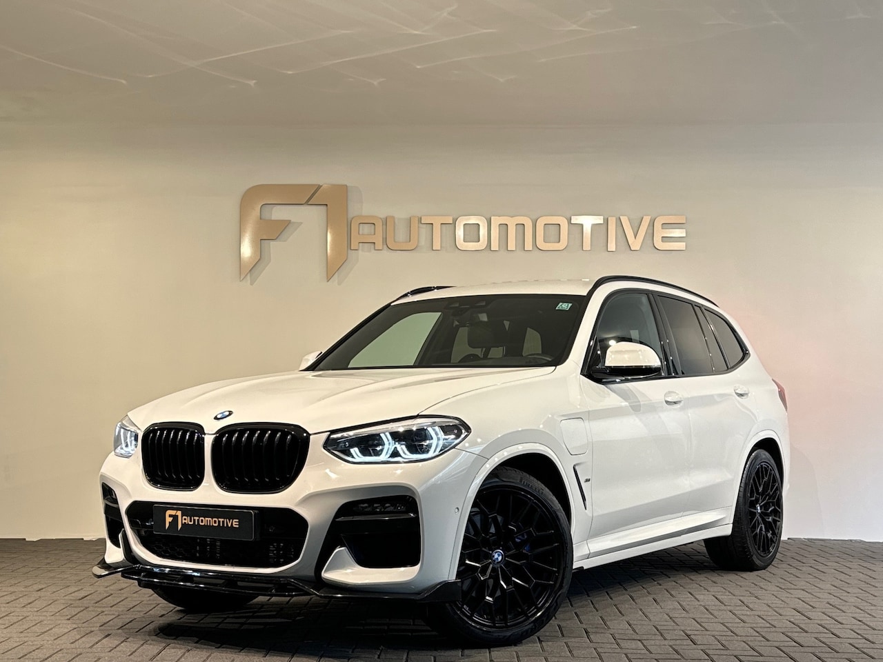 BMW X3 - XDrive30e High Executive M Sport H/K|Crystal|Keyless - AutoWereld.nl