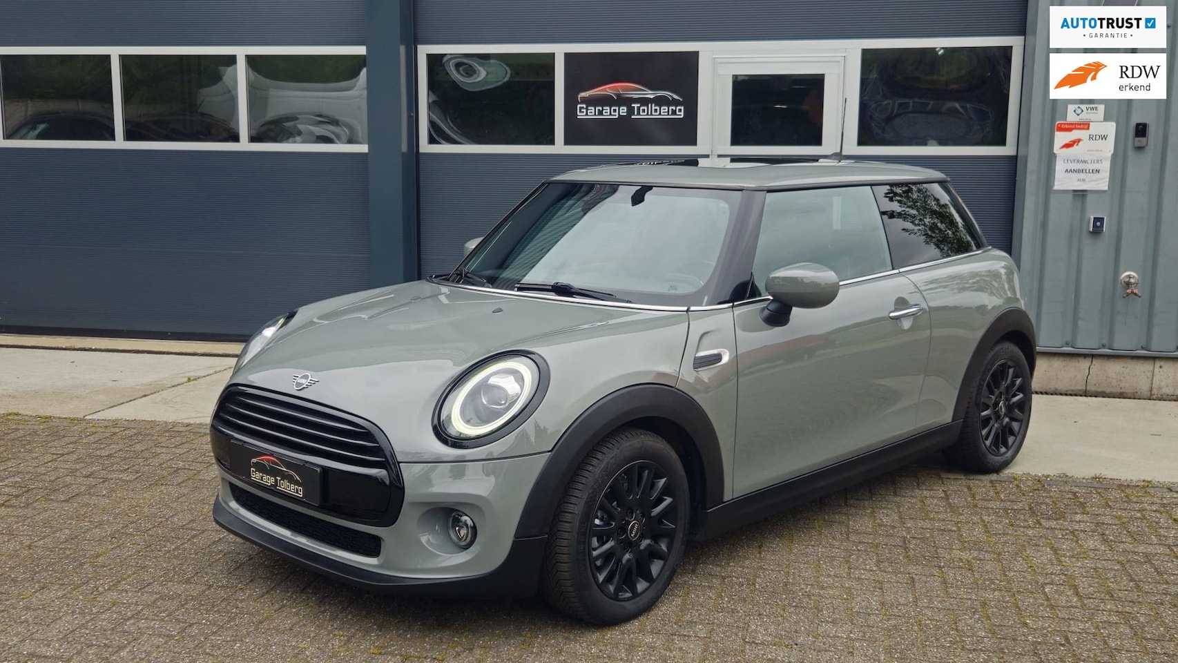 MINI 3-Deurs - 1.5 Cooper APPLE CARPLAY/ LUXE INTERIEUR/LED/INFOTAINMENTSYSTEM/ACHTERUITRIJCAMERA/PANO-DA - AutoWereld.nl
