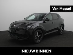 Alfa Romeo Junior - 1.2 Turbo Hybrid Ibrida Ti | Matrix | Stoelverwarming | Camera | Navigatie