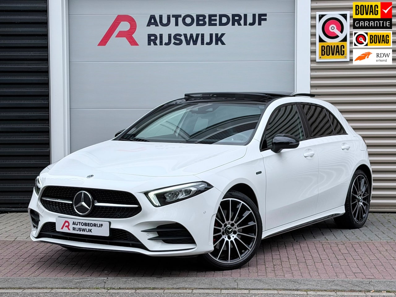 Mercedes-Benz A-klasse - 250 e AMG Line Pano/AR/sfeer/Camera - AutoWereld.nl