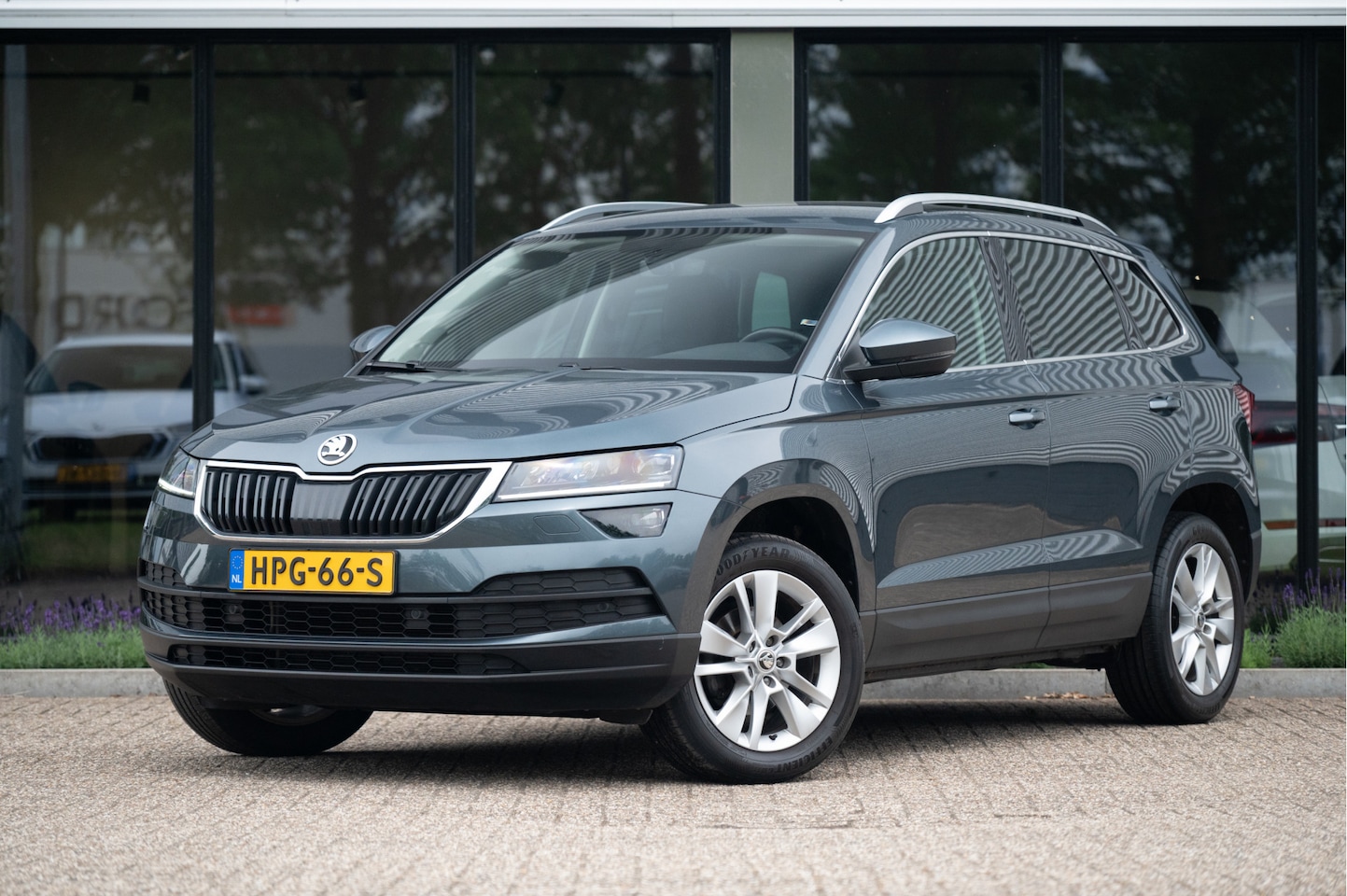 Skoda Karoq - 1.5 TSI ACT DSG | Matrix LED | Camera | Adapt. Cruise | Stoelverw. V+A - AutoWereld.nl
